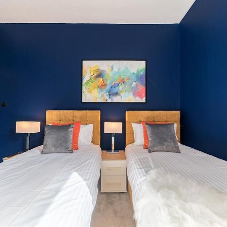 Stylish Luxury Large 4Br Kingbed Lejlighed Barrow-in-Furness Eksteriør billede
