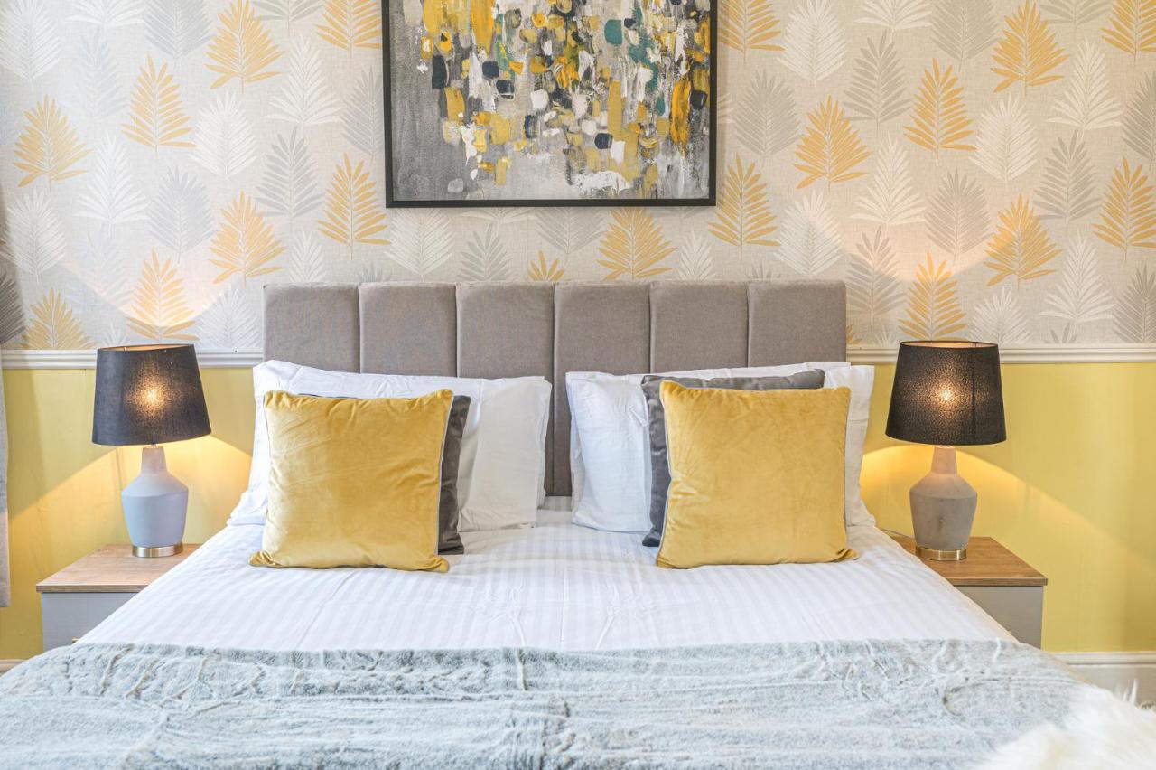 Stylish Luxury Large 4Br Kingbed Lejlighed Barrow-in-Furness Eksteriør billede