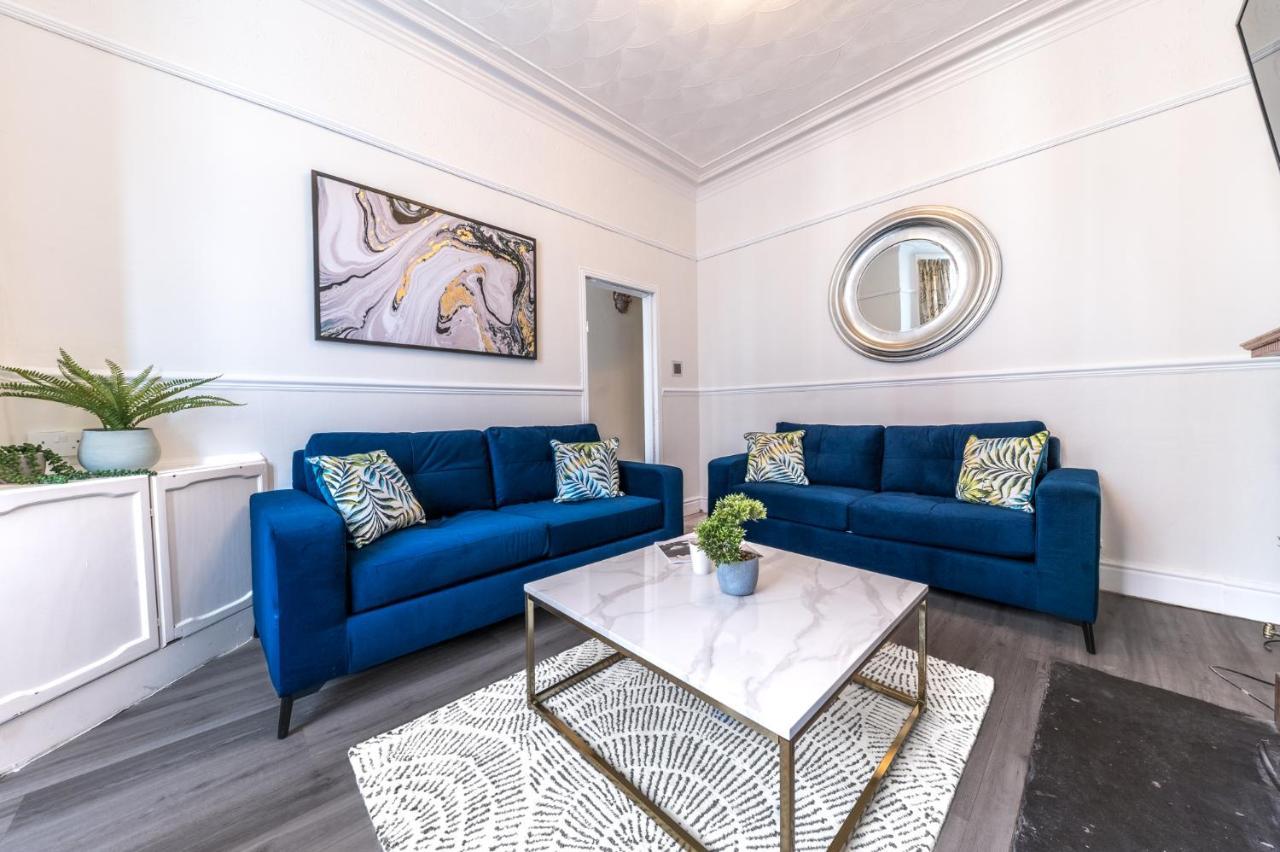 Stylish Luxury Large 4Br Kingbed Lejlighed Barrow-in-Furness Eksteriør billede