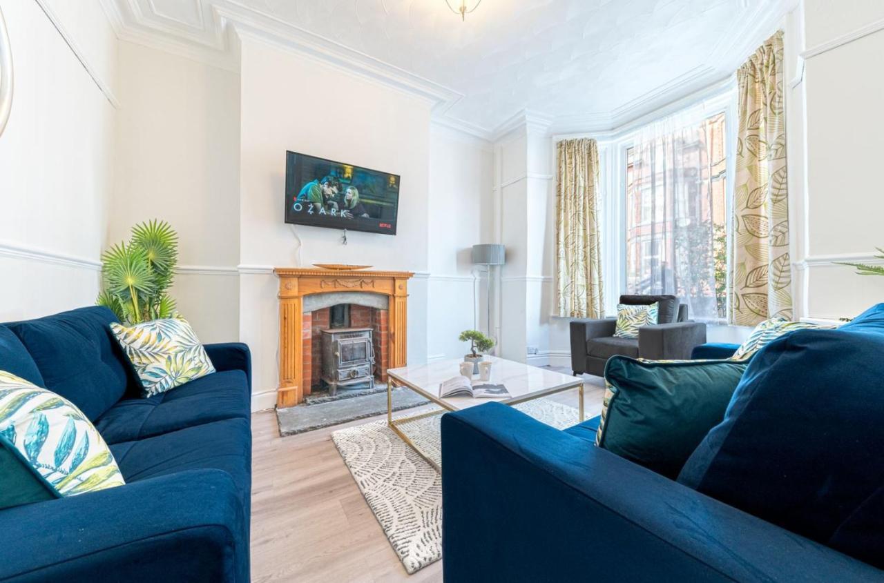 Stylish Luxury Large 4Br Kingbed Lejlighed Barrow-in-Furness Eksteriør billede