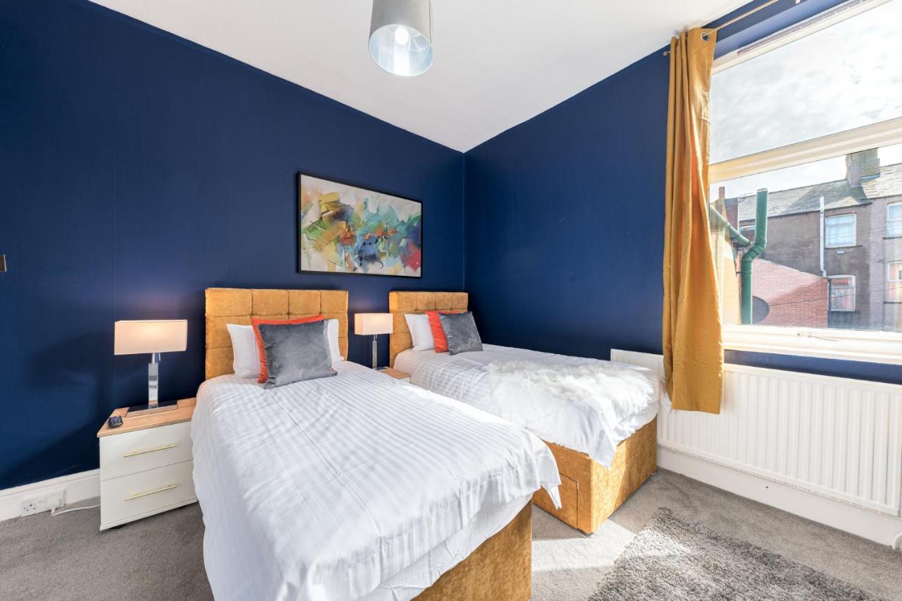 Stylish Luxury Large 4Br Kingbed Lejlighed Barrow-in-Furness Eksteriør billede
