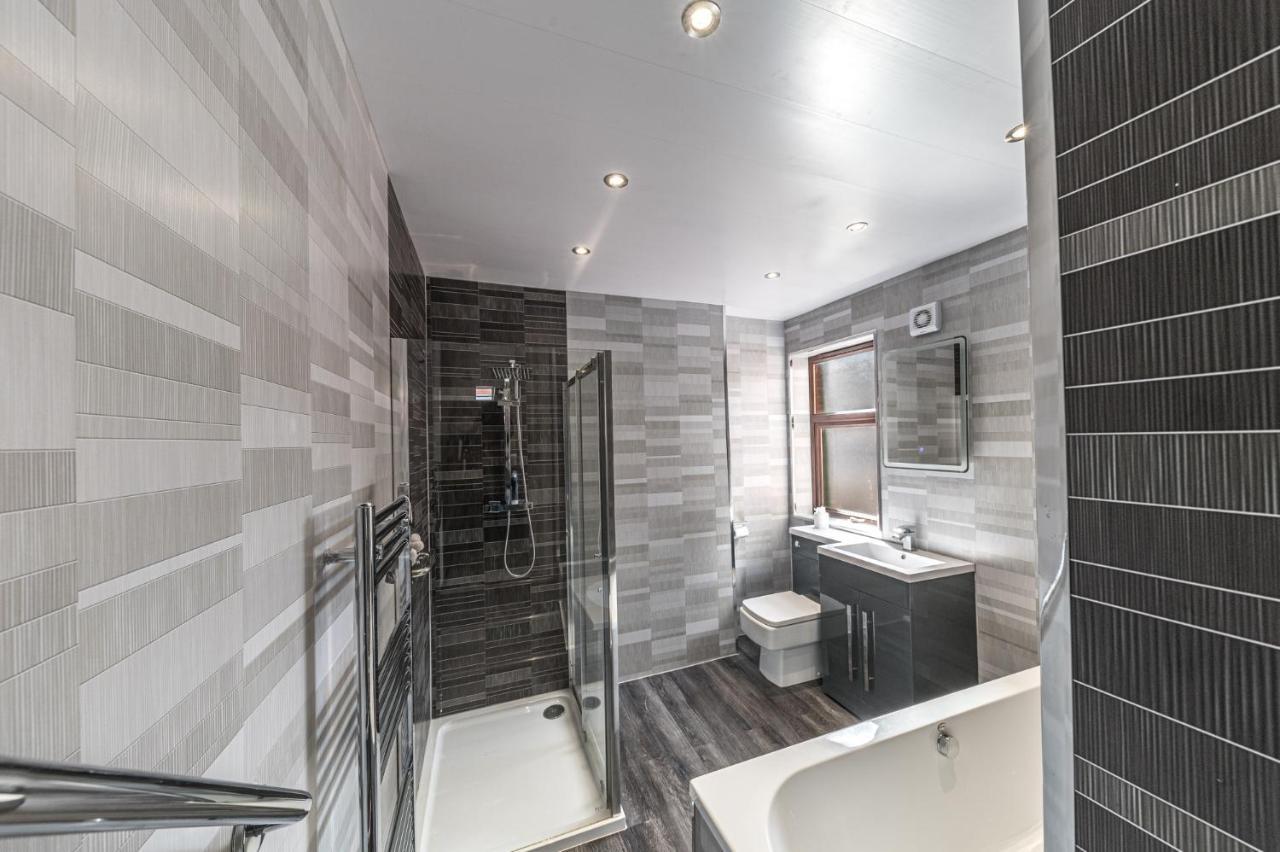 Stylish Luxury Large 4Br Kingbed Lejlighed Barrow-in-Furness Eksteriør billede