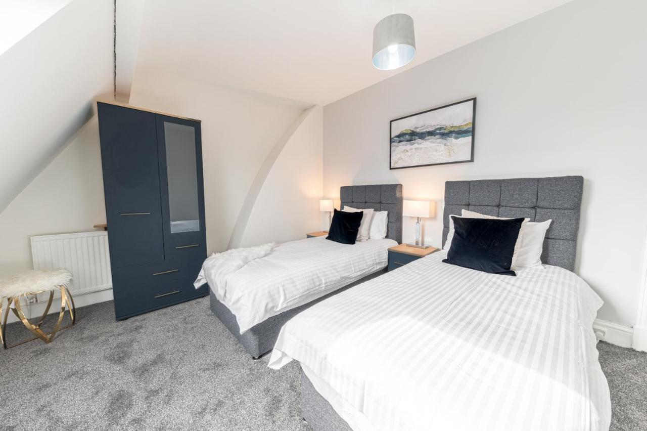 Stylish Luxury Large 4Br Kingbed Lejlighed Barrow-in-Furness Eksteriør billede