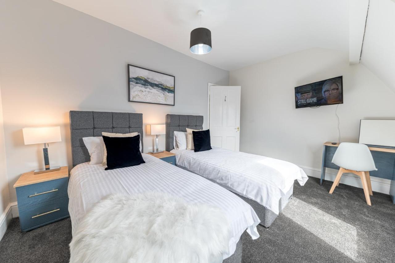 Stylish Luxury Large 4Br Kingbed Lejlighed Barrow-in-Furness Eksteriør billede