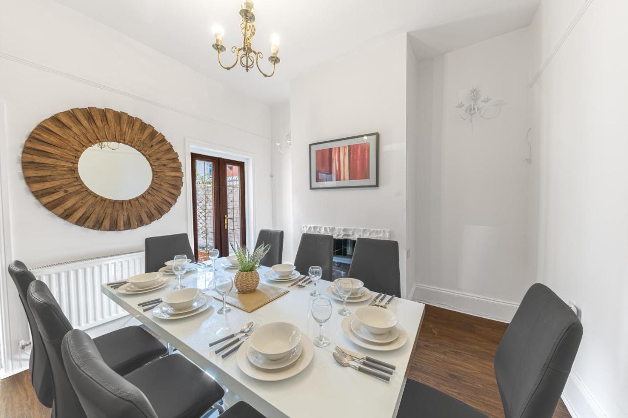 Stylish Luxury Large 4Br Kingbed Lejlighed Barrow-in-Furness Eksteriør billede